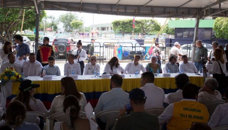 Encuentro binacional de congresistas Los congresistas de Colombia y Venezuela se reunieron en la zona de frontera./Foto cortesía para La Opinión