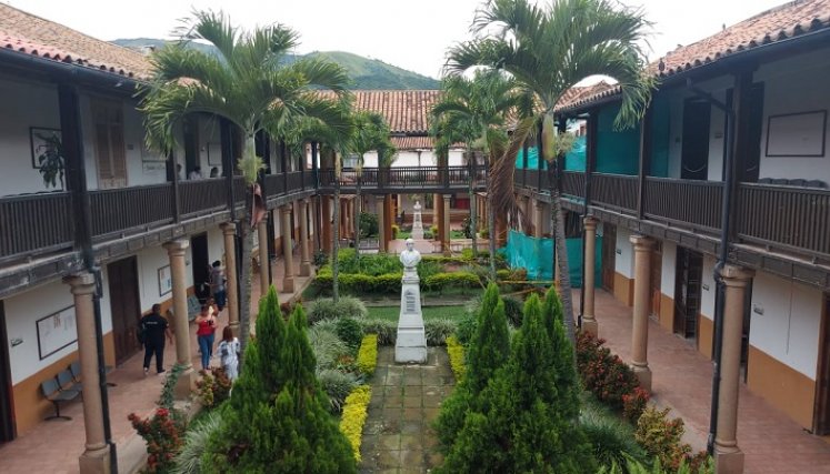Goteras dañan cubierta del centenario palacio municipal de Ocaña Debido a la ola invernal de los últimos meses los techos de la alcaldía de Ocaña comienzan a desplomarse y se adelanta una inversión urgente.
