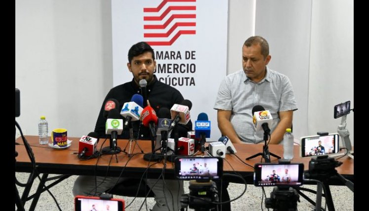 Sergio Castillo, nuevo presidente ejecutivo, fue presentado a los medios de comunicación./Foto Jorge Gutiérrez-La Opinión