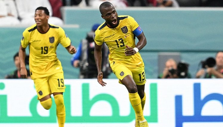 La selección ecuatoriana con dos goles de su estrella Enner Valencia (13), inició con pie derecho el Mundial.