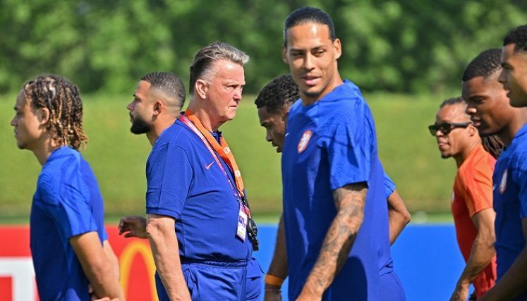 Holanda espera recuperar la confianza frente a la eliminada Catar.