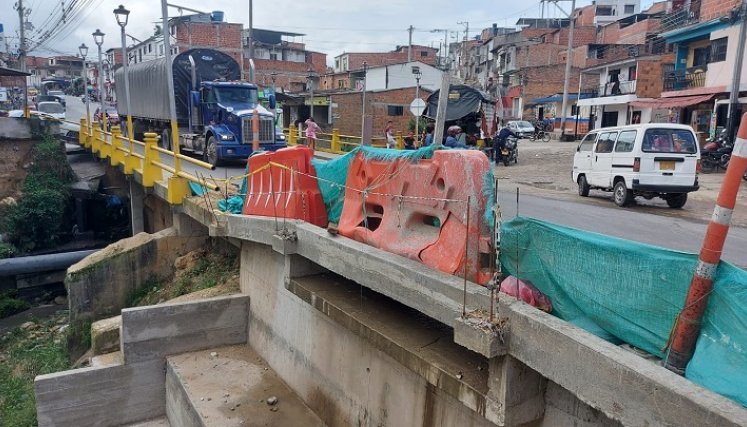 La territorial de Invías en el Norte de Santander, ultima detalles para entregar el puente La Sal en el municipio de Ocaña averiado por la ola invernal.  