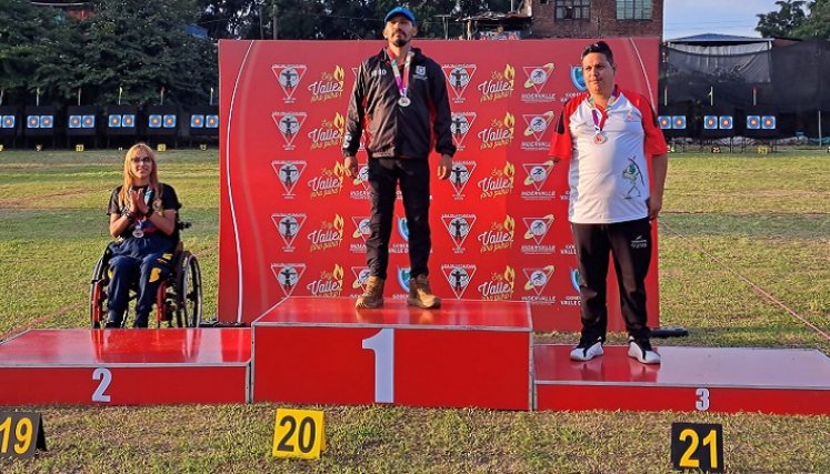 El pararquero cucuteño Luis Felipe Mora (a la derecha) le dio la primera medalla al departamento en el Nacional de tiro con arco.