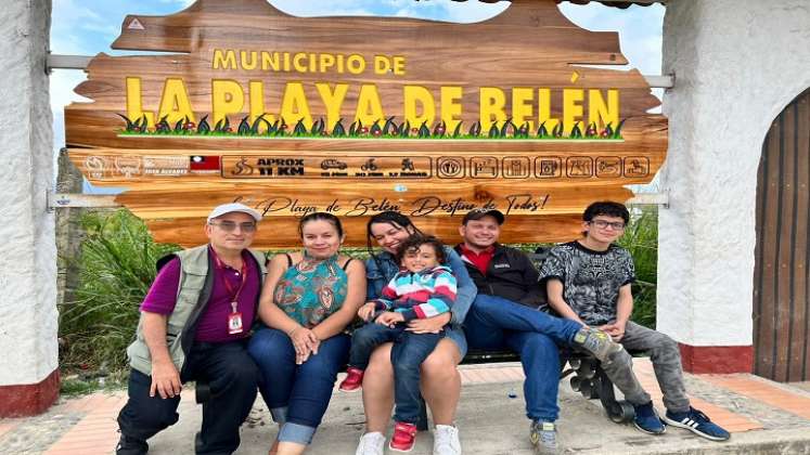 Los Estoraques presenta una vegetación que corresponde a bosque seco premontano mezclado con hierbas y arbustos. /Foto: Javier Sarabia / La Opinión