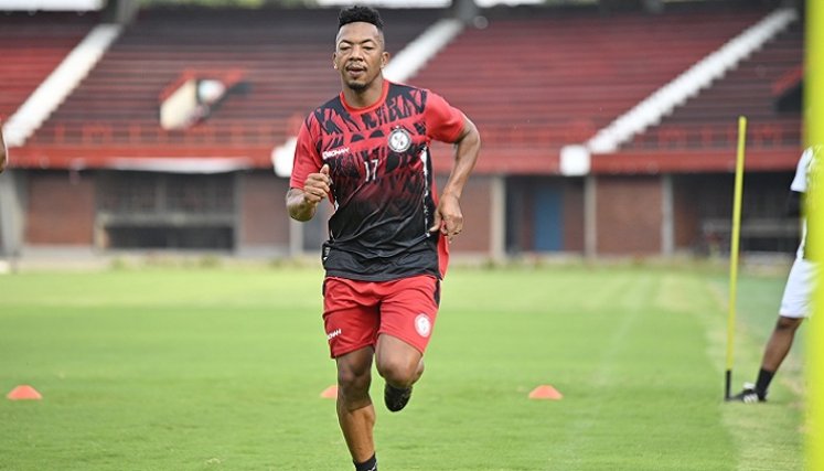 César Hinestroza, lateral izquierdo vallecaucano que llegó al Cúcuta para el campeonato de la Primera B 2023.