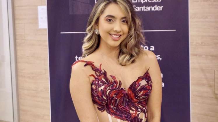 La cucuteña Natalia Parada, presentadora y escritora