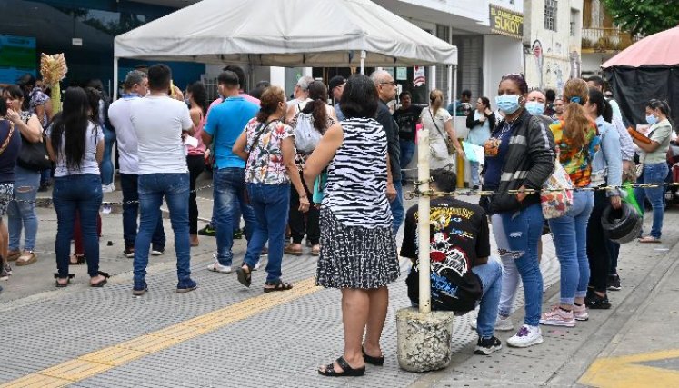 En la última semana se ha presentado una alta demanda de afiliados en las sedes presenciales./ Foto: Jorge Gutiérrez / La Opinión 