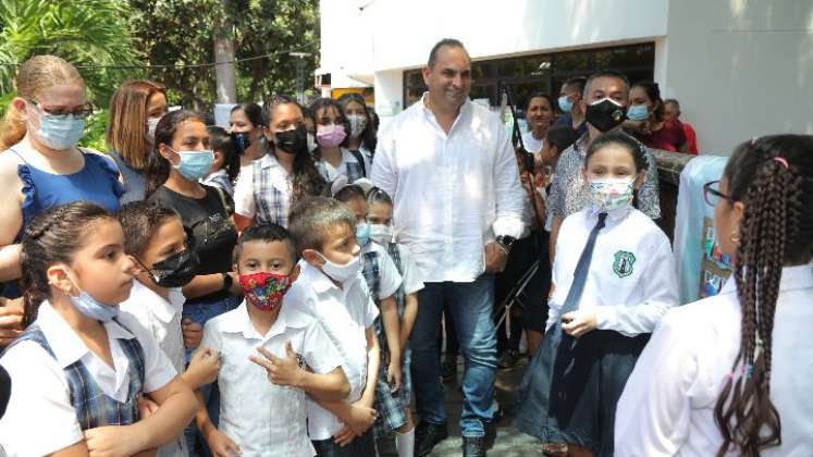 Jóvenes de los diferentes colegios del departamento han intercambiado experiencias de educación ambiental con el director de Corponor, Gregorio Angarita Lamk./Foto Cortesía