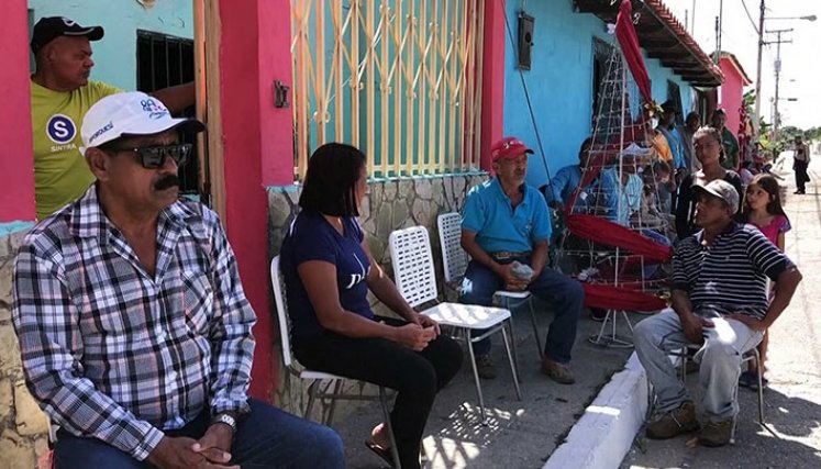 "Muerte lenta", el licor artesanal que enlutó fiesta del Año Nuevo en Venezuela./Foto: AFP