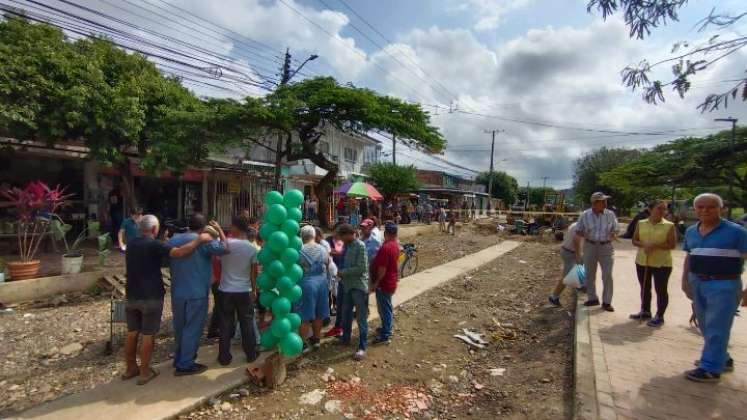 Tras un año de obras, sigue inconclusa la av Kennedy