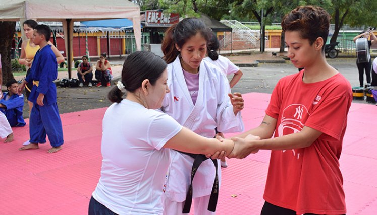 Defensa personal en mujeres