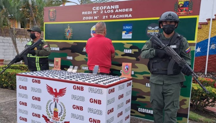 Narcomula en el Aeropuerto García de Hevia 