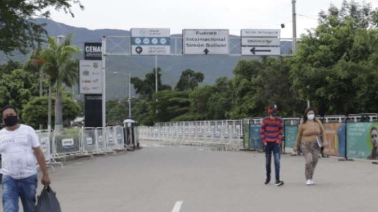 Puente Simón Bolívar