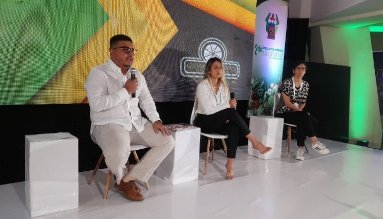 El panel sobre aprovechamiento de residuos en las plazas de mercado estuvo conducido por Wolgfan Ochoa, gerente de Cenabastos/Foto Orlando Carvajal/La Opinión