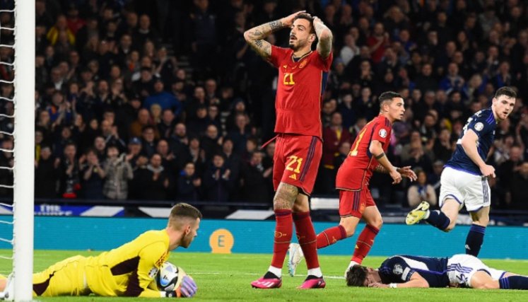 La selección española de fútbol se vio sorprendida por Escocia.