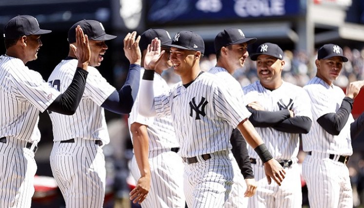 Los Yanquis de Nueva York apalearon a los Gigantes de San Francisco.