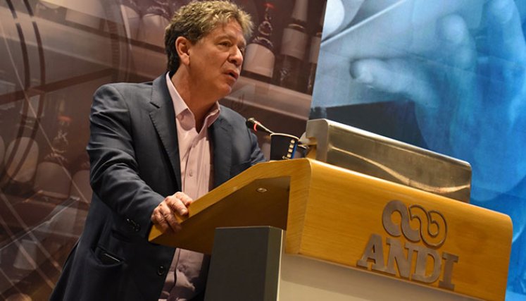 Bruce Mac Master, presidente de la ANDI, recalcó la importancia de tomar decisiones contra el contrabando./ Foto Cortesía