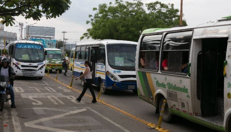 Empresarios pedían que el aumento se diera en un solo momento, pero por la situación económica, los alcaldes lo dividieron en dos. / Foto: Juan Pablo Cohen / La Opinión 