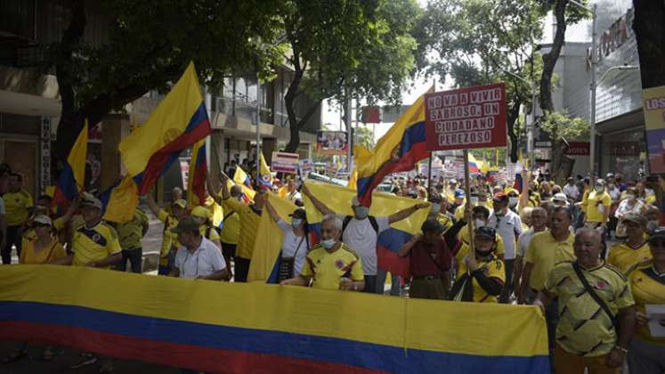 Protesta en contra de Petro