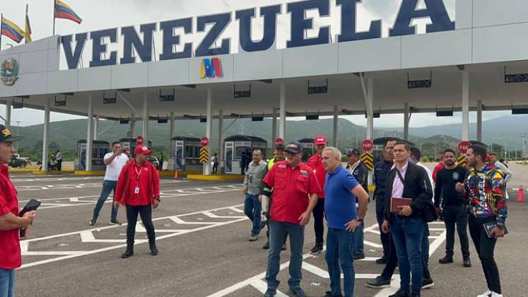 Autoridades nacionales evalúan procesos de importación y exportación en Táchira