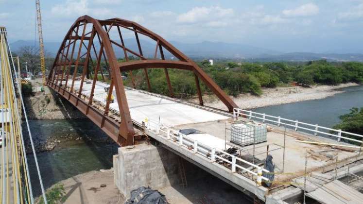 Así va el nuevo puente sobre El Zulia