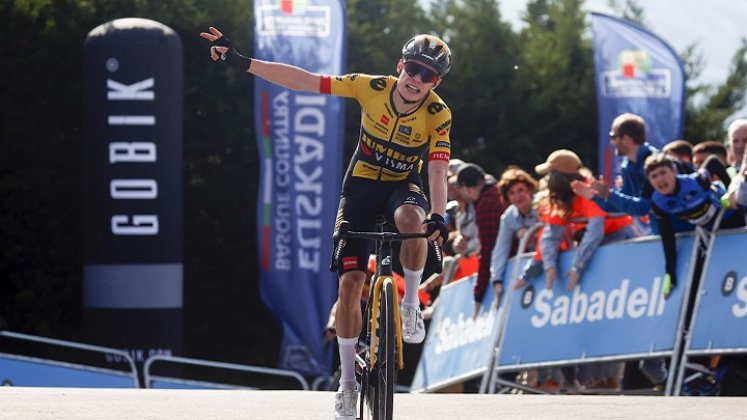 Jonas Vingegaard, ganador de la tercera etapa de la Vuelta al País Vasco.