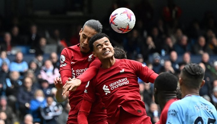 El Liverpool, lejos de toda posibilidad del título en la Liga Premier, le puede hacer el daño al Arsenal.