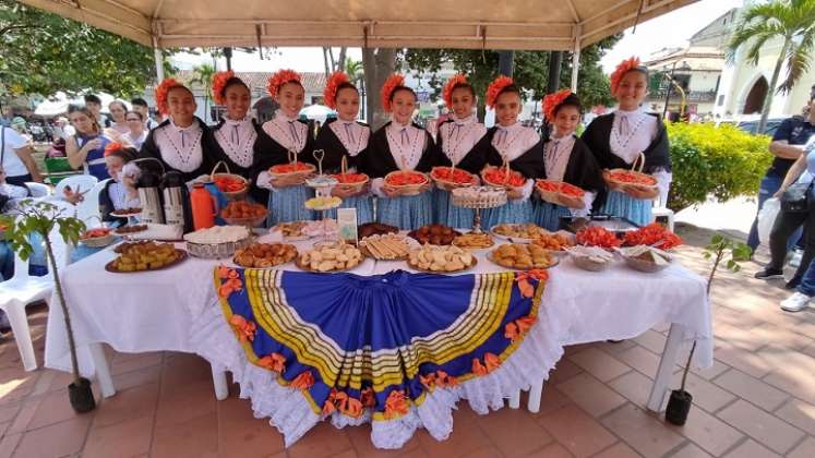 En Ocaña se rinde homenaje al pétalo de una flor utilizada para elaborar los 7 potajes.