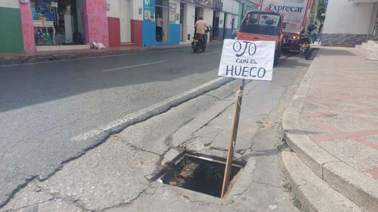 Desesperados se encuentran habitantes de algunos sectores de la localidad ante el hurto de tapas de alcantarillas, rejillas e incluso nomenclaturas.