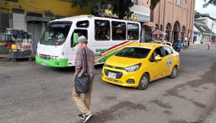 Conductores y usuarios aseguran que ya es hora de que Cúcuta modernice su sistema de transporte como en otras ciudades capitales./ Fotos La Opinión 