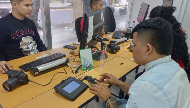 La verificación de la información se hace en conjunto con la Registraduría./Foto Orlando Carvajal/La Opinión