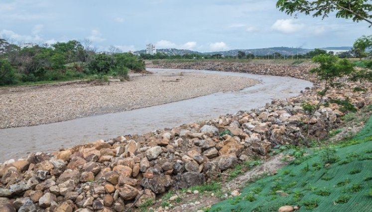 Corponor instaló enrocados en puntos críticos del río Pamplonita/Foto cortesía/La Opinión