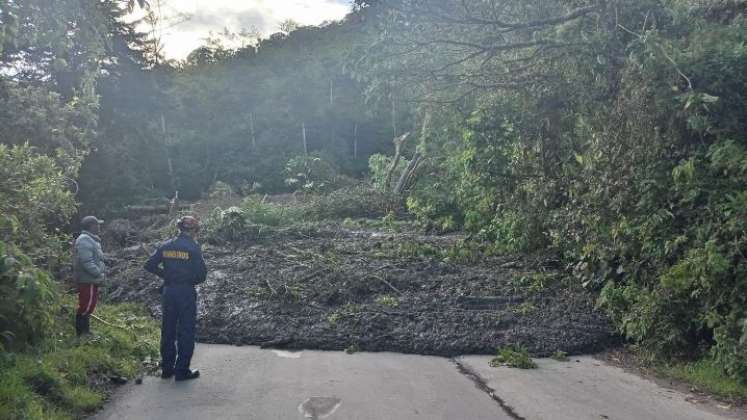 Por ahora, intentan determinar si el deslizamiento es producto de las lluvias o por una falla geológica. / Foto Cortesía / La Opinión 