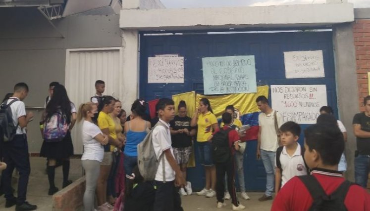 Nueva mesa de trabajo entre la Secretaría de Educación y el colegio La Divina Pastora.