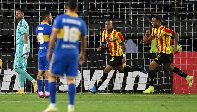Deportivo Pereira vs. Boca Juniors. 