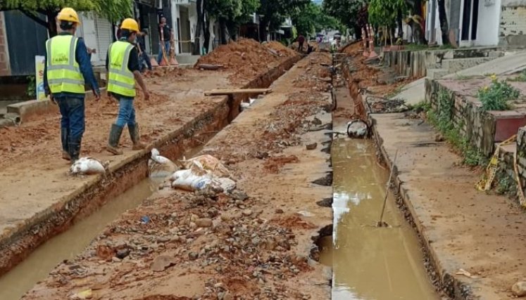 Se les solicitó a los usuarios no hacer uso del agua hasta que se les informe que ya es apta para el consumo. / Fotos: Cortesía / La Opinión 