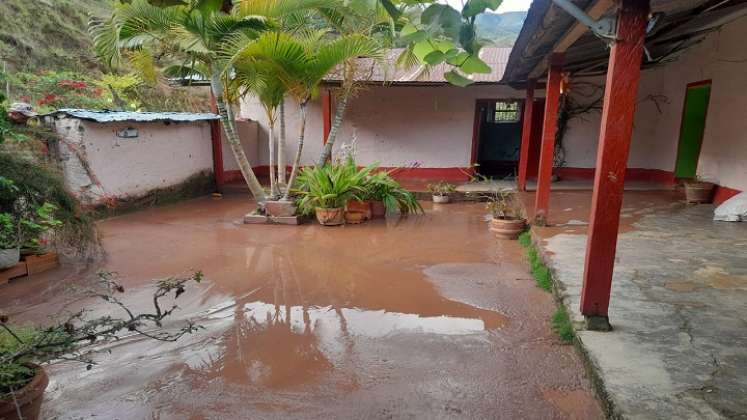 Campesinos de Villa Caro temen una avalancha ante el represamiento de la laguna./ Fotos La Opinión.