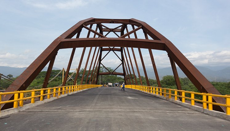Habilitaron un carril en nuevo puente de El Zulia