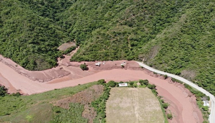 El 31 de mayo se produjo la avalancha que bajó desde Villa Caro y arrasó con todo lo que encontró a su paso, afectó la carretera Ocaña-Cúcuta que sigue cerrada y provocó destrucción en El Tarrita (Ábrego). / Fotos cortesía