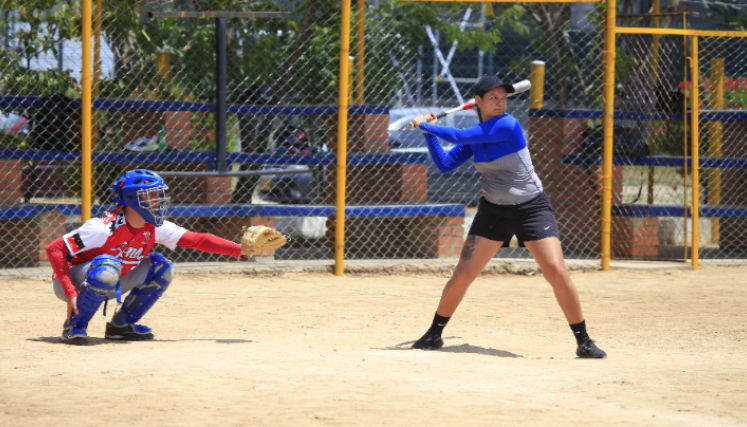Bateando en softból cúcuta Bateando en softból cúcuta