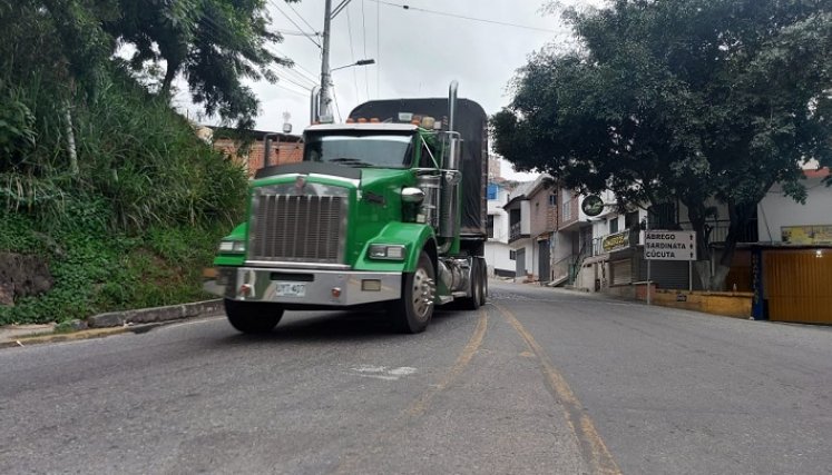En aras de organizar el tráfico vehicular se proyecta la construcción de un intercambiador vial. /Foto: La Opinión.
