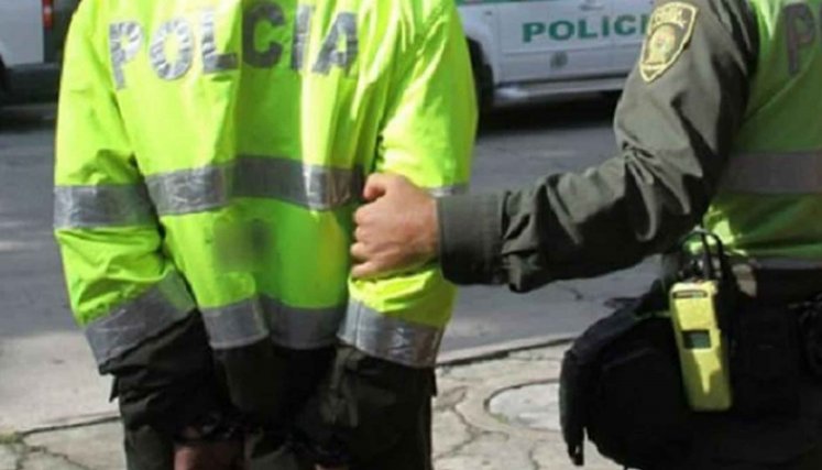 Hace tres años cuatro policías extorsionaron a un detenido.