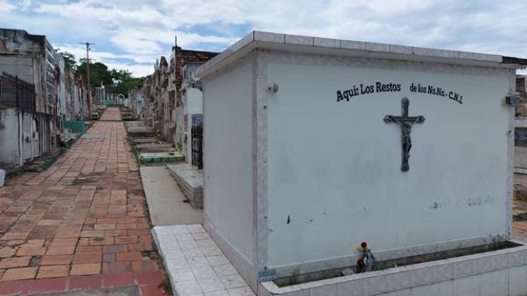 En esta casita buscarán los primeros cuerpos.