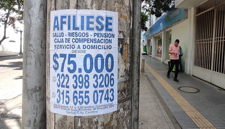 Los ciudadanos no deben confiar en los avisos de poste. Foto La Opinión