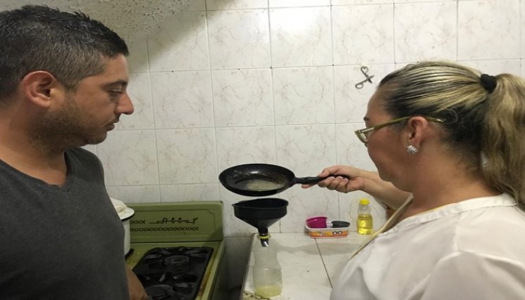 Las autoridades ambientales verifican las denuncias sobre la comercialización de aceites quemados./ Foto: Cortesía.