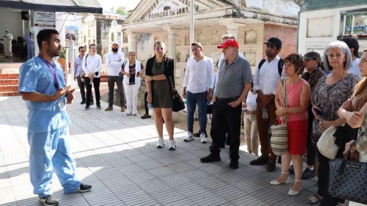 Visita de los senadores al cementerio Municipal de Cúcuta./Foto Cortesía