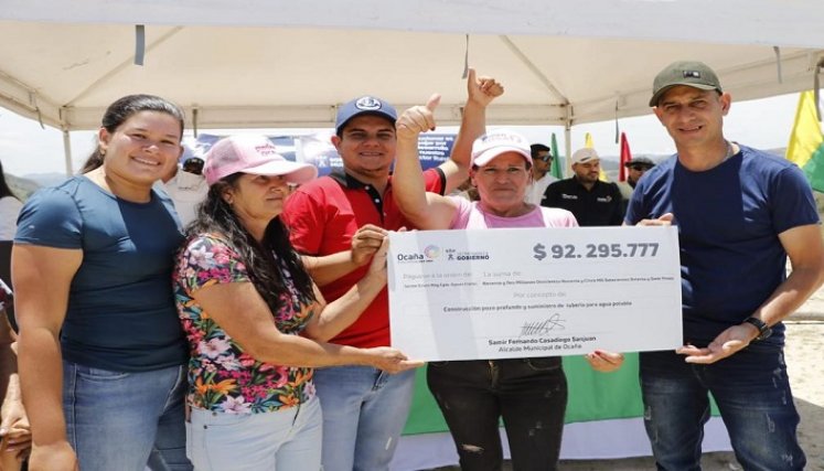 Los integrantes de la comunidad adelantan las excavaciones y adecúan las acometidas. /Fotos Cortesía.
