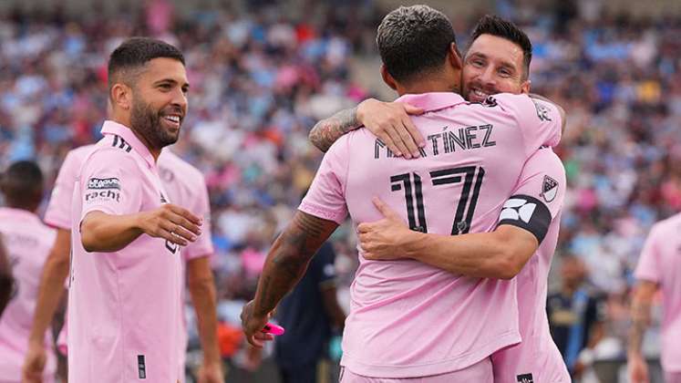 Jordi Alba, Josef Martínez y Lionel Messi. 