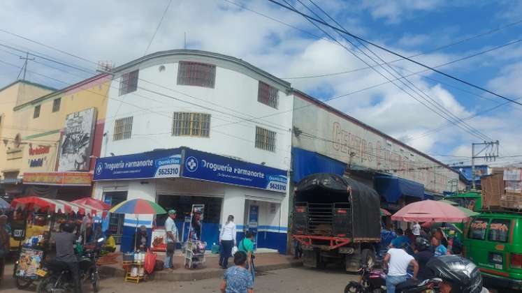 Las autoridades adoptan medidas para organizar la plaza de mercado de Ocaña./ Foto: Cortesía