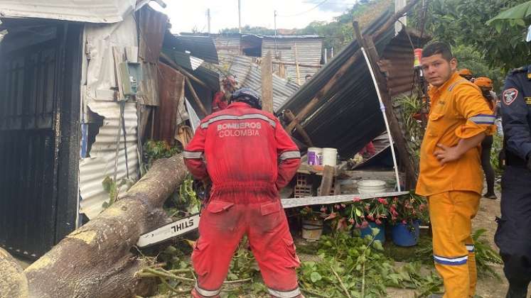 Un vendaval levanta los techos de 8 viviendas./ Foto : Cortesía